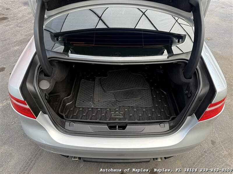 2018 Jaguar XE 25t Prestige   - Photo 14 - Naples, FL 34104