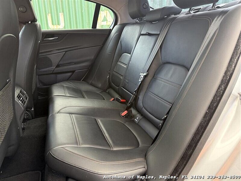2018 Jaguar XE 25t Prestige   - Photo 27 - Naples, FL 34104