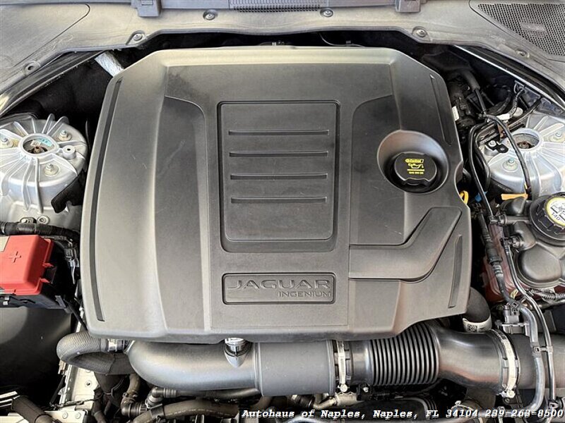 2018 Jaguar XE 25t Prestige   - Photo 19 - Naples, FL 34104