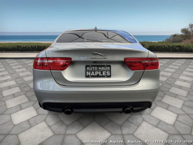 2018 Jaguar XE 25t Prestige - Photo 7 - Naples, FL 34104