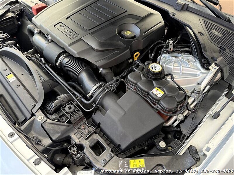 2018 Jaguar XE 25t Prestige   - Photo 18 - Naples, FL 34104