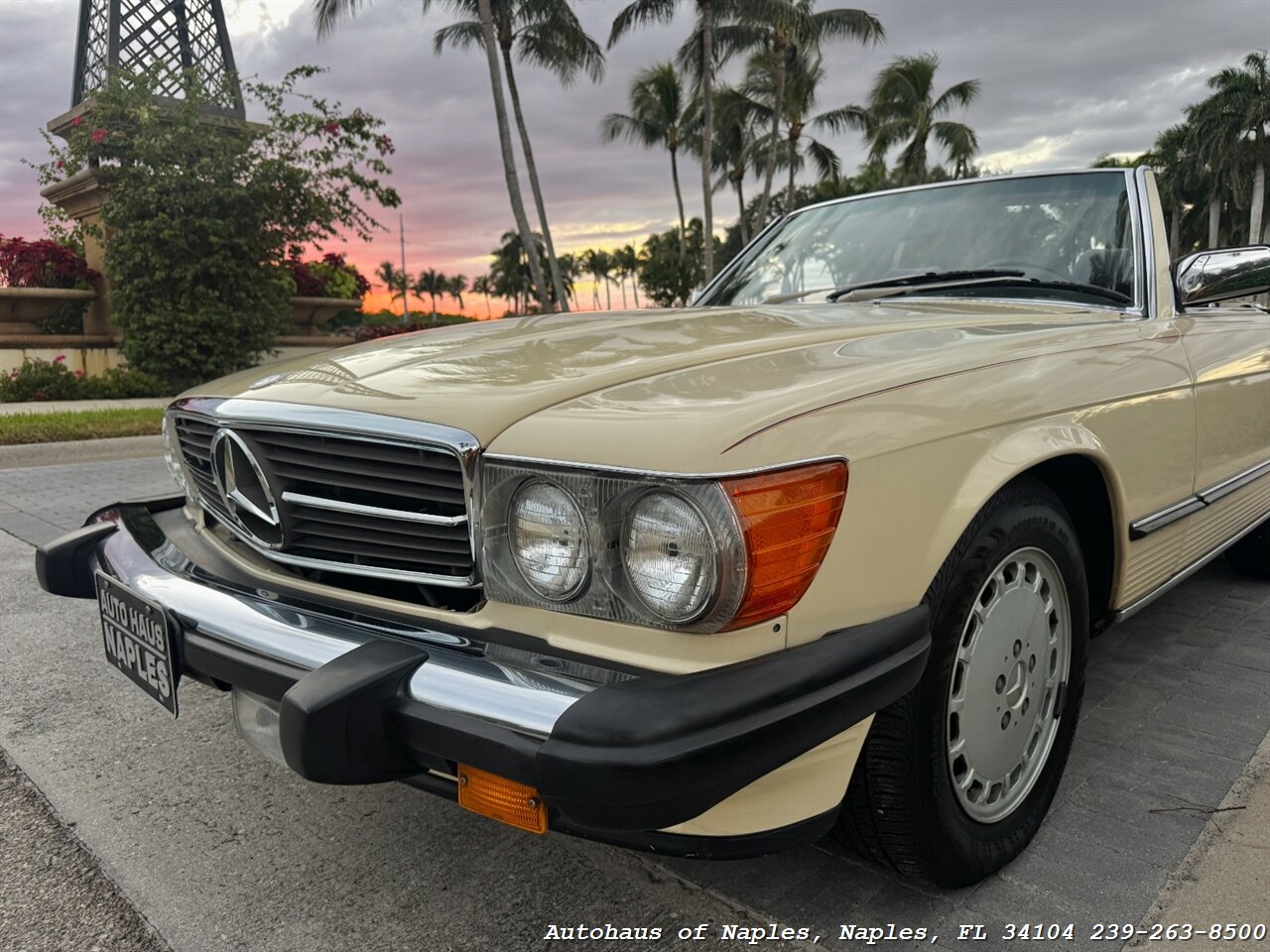 1988 Mercedes-Benz 560 SL - Photo 12 - Naples, FL 34104