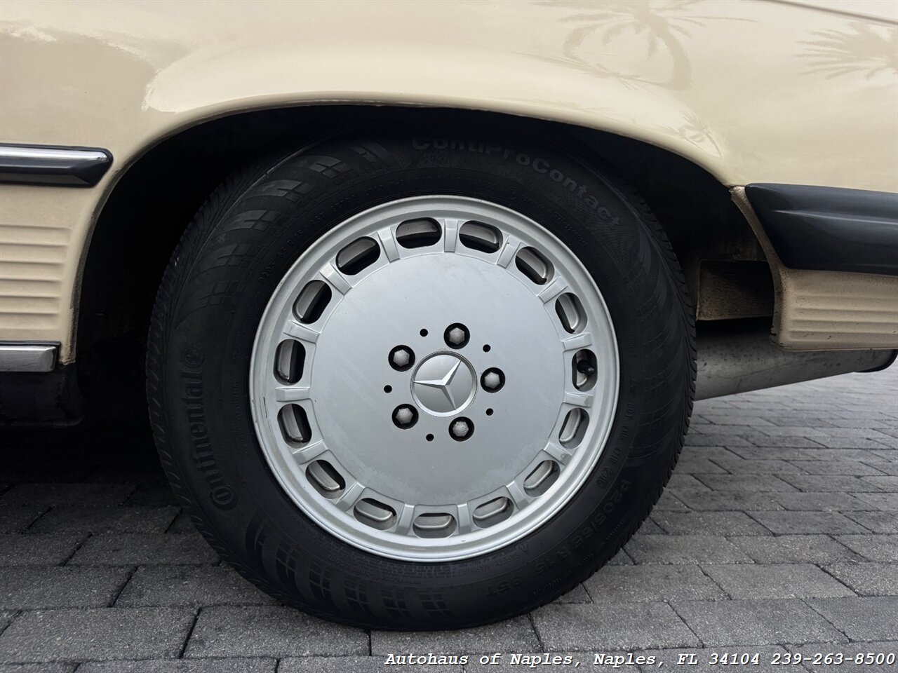 1988 Mercedes-Benz 560 SL - Photo 34 - Naples, FL 34104