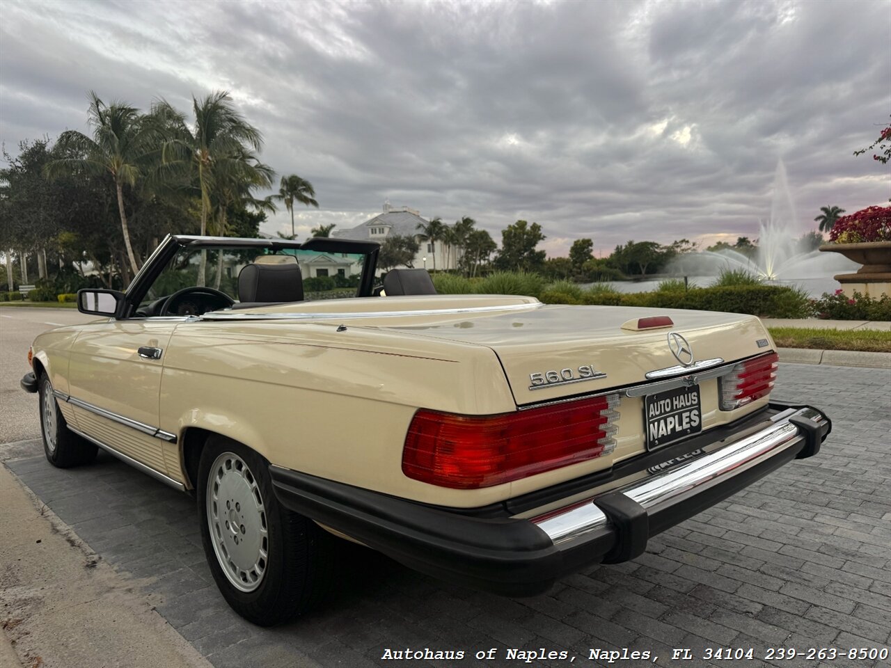 1988 Mercedes-Benz 560 SL - Photo 11 - Naples, FL 34104