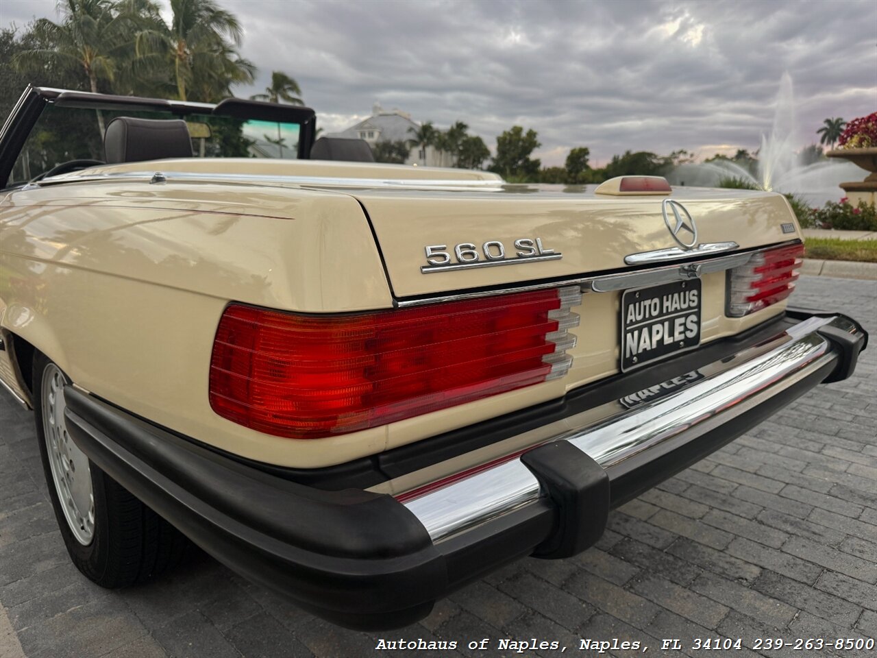 1988 Mercedes-Benz 560 SL - Photo 19 - Naples, FL 34104