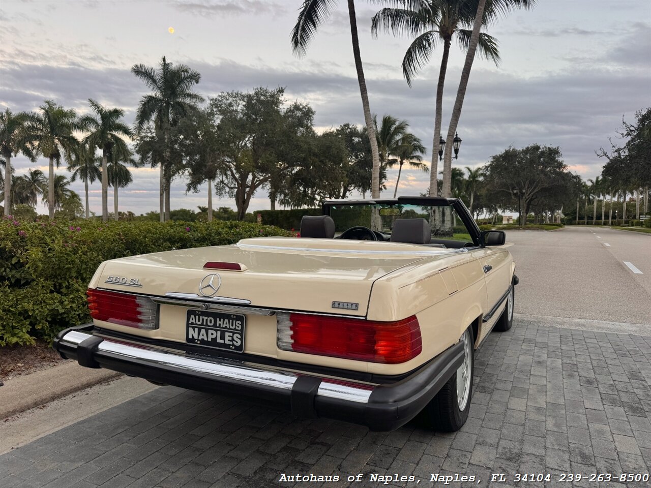 1988 Mercedes-Benz 560 SL - Photo 9 - Naples, FL 34104