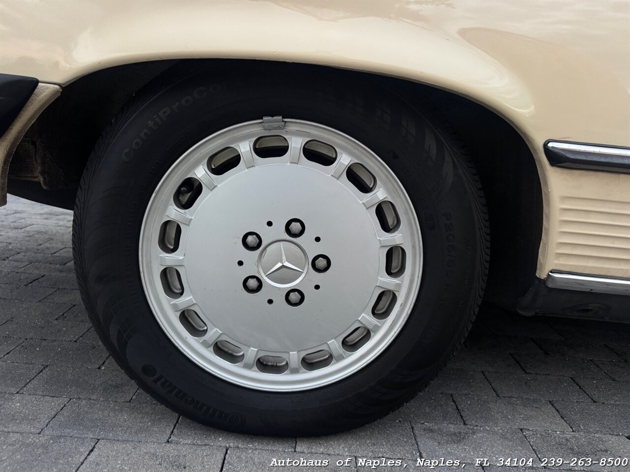 1988 Mercedes-Benz 560 SL - Photo 48 - Naples, FL 34104