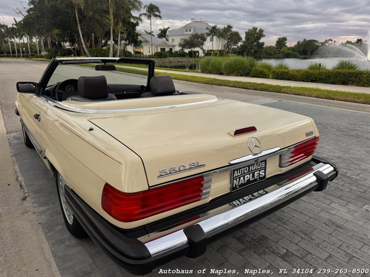 1988 Mercedes-Benz 560 SL - Photo 24 - Naples, FL 34104