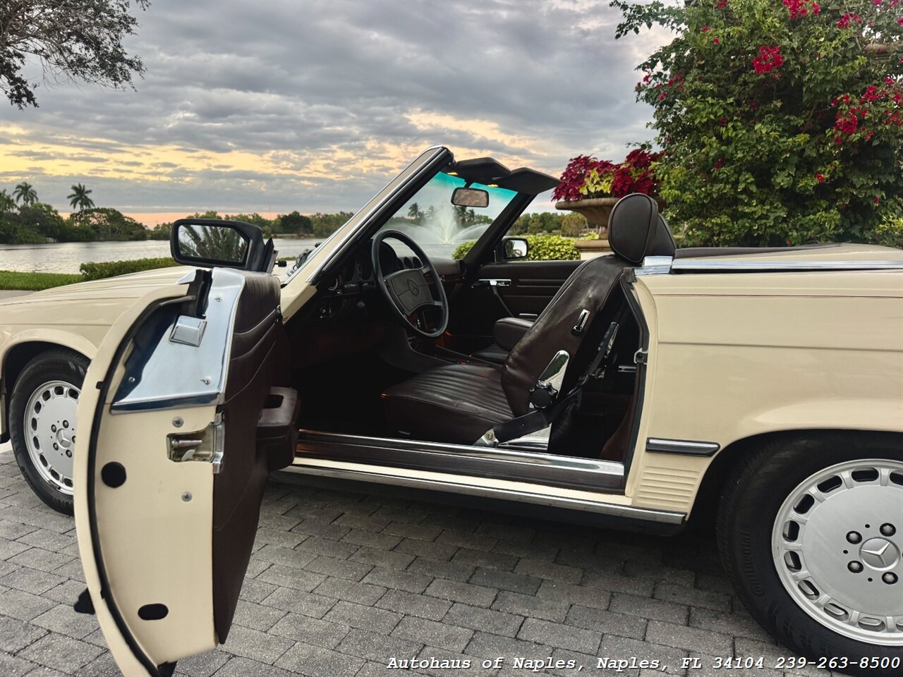 1988 Mercedes-Benz 560 SL - Photo 33 - Naples, FL 34104