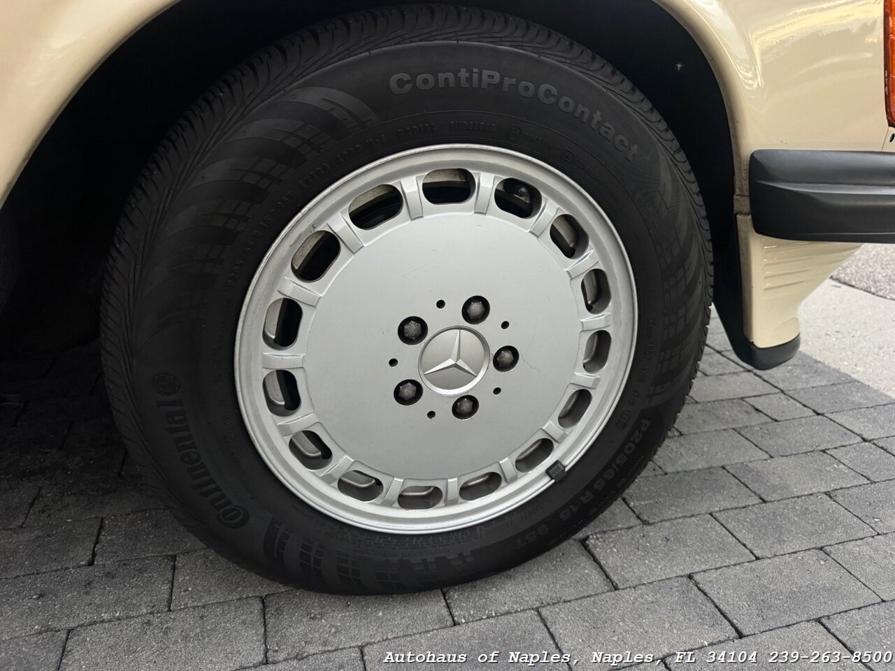 1988 Mercedes-Benz 560 SL - Photo 47 - Naples, FL 34104