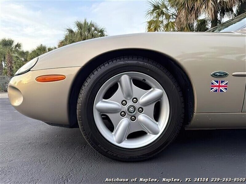 1998 Jaguar XK8 - Photo 10 - Naples, FL 34104