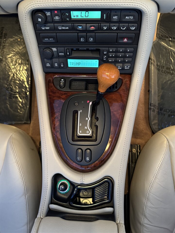 1998 Jaguar XK8 XK8   - Photo 49 - Naples, FL 34104