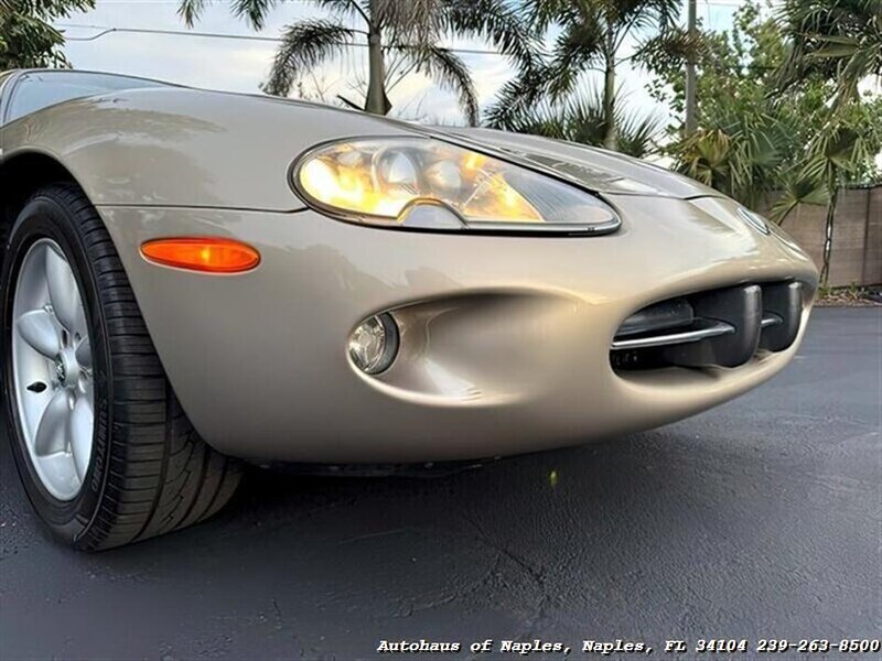 1998 Jaguar XK8 - Photo 4 - Naples, FL 34104