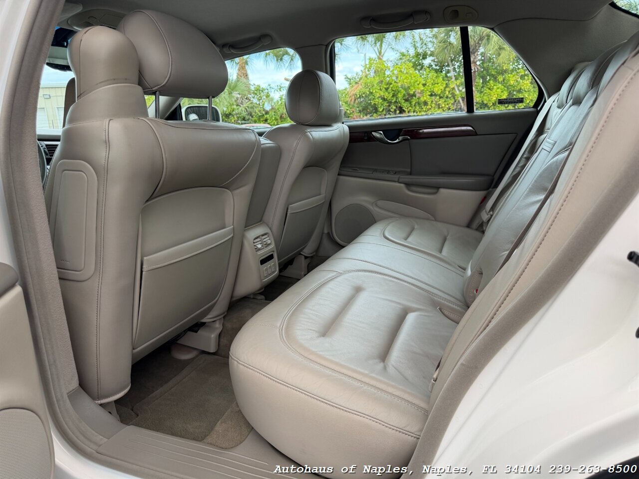 2001 Cadillac DeVille   - Photo 21 - Naples, FL 34104