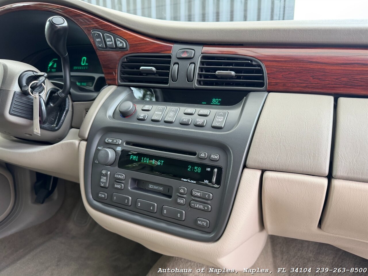 2001 Cadillac DeVille   - Photo 33 - Naples, FL 34104
