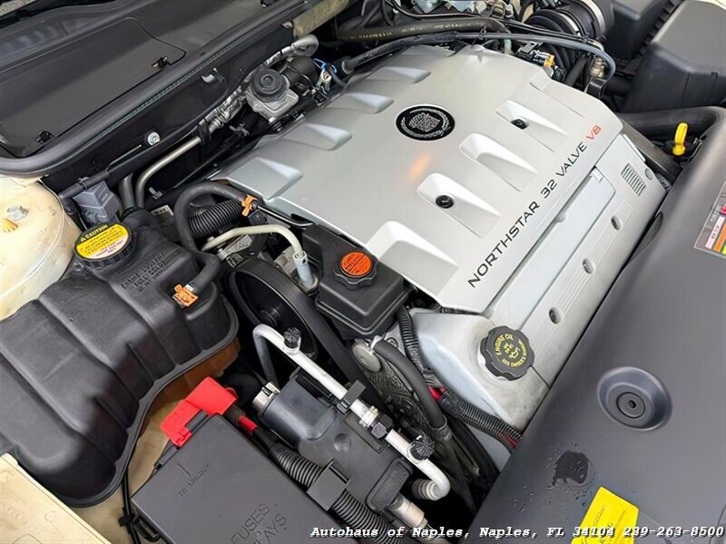 2001 Cadillac DeVille   - Photo 15 - Naples, FL 34104