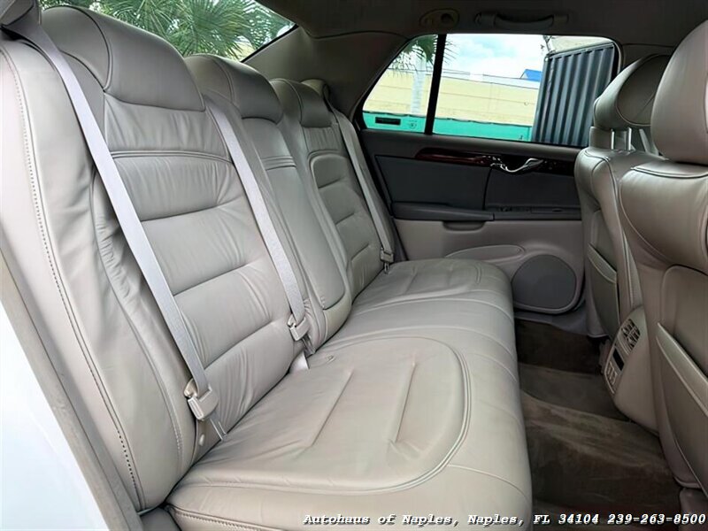 2001 Cadillac DeVille   - Photo 27 - Naples, FL 34104