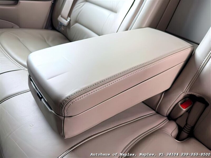 2001 Cadillac DeVille   - Photo 23 - Naples, FL 34104