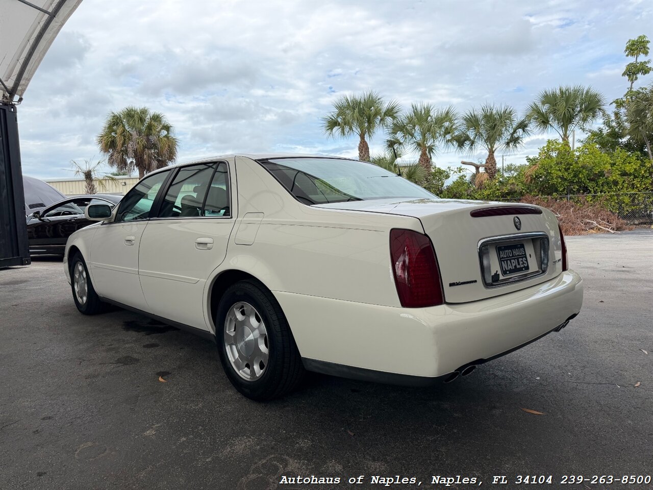 2001 Cadillac DeVille   - Photo 6 - Naples, FL 34104
