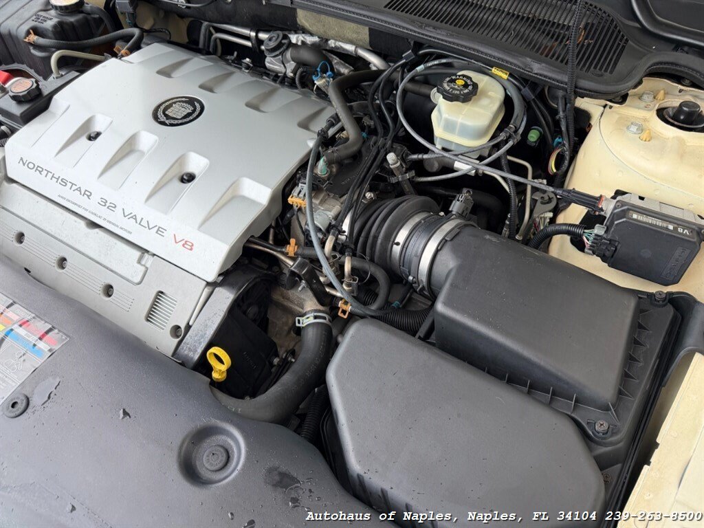 2001 Cadillac DeVille   - Photo 16 - Naples, FL 34104