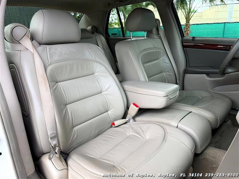 2001 Cadillac DeVille   - Photo 31 - Naples, FL 34104