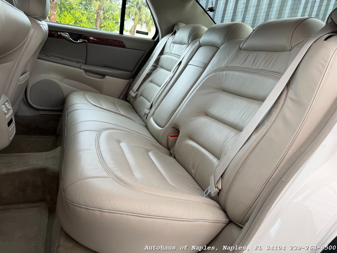 2001 Cadillac DeVille   - Photo 22 - Naples, FL 34104