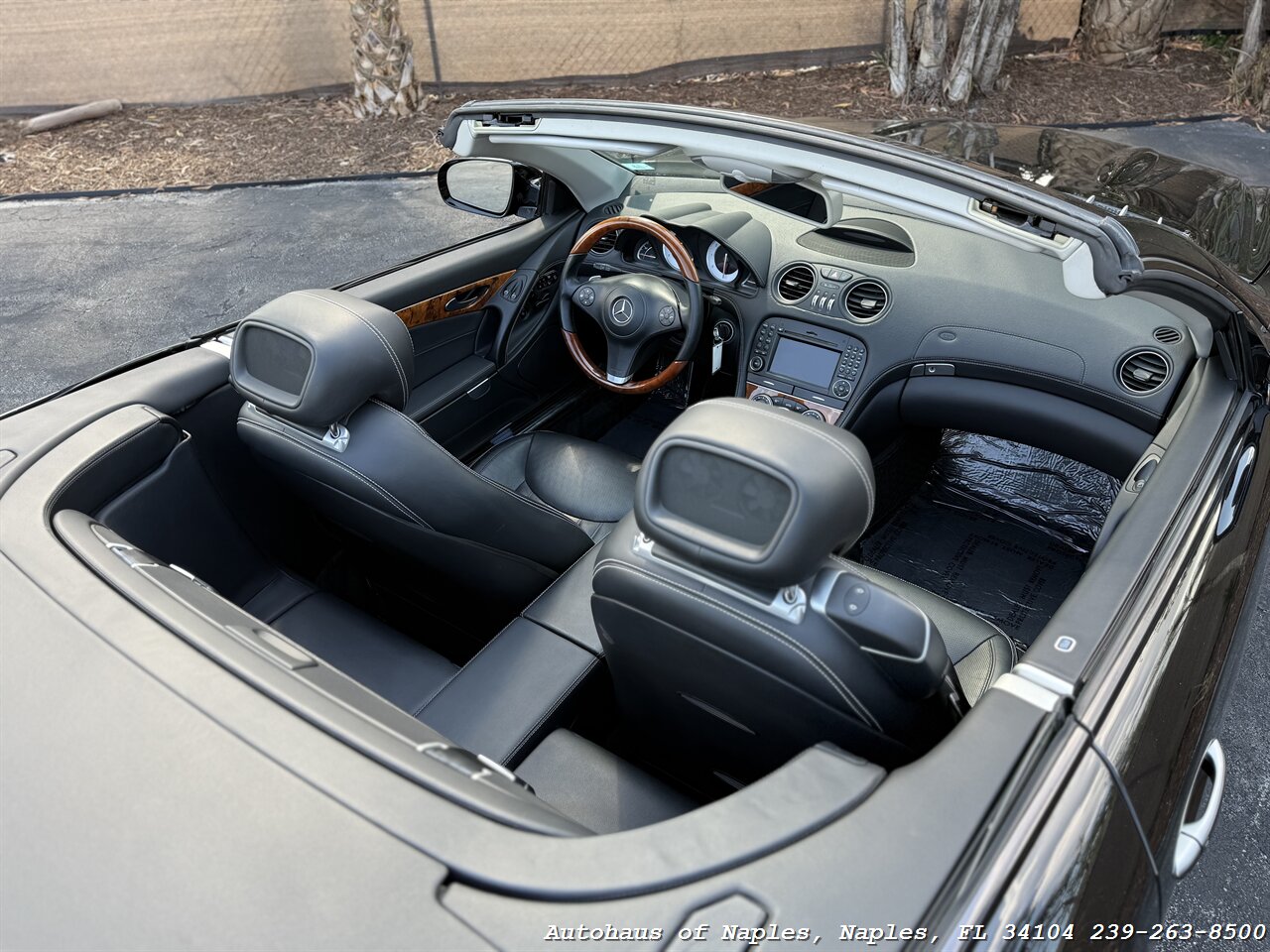 2011 Mercedes-Benz SL 550 - Photo 35 - Naples, FL 34104