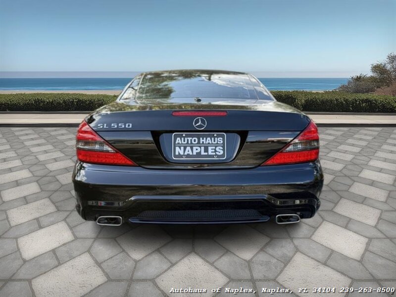 2011 Mercedes-Benz SL 550   - Photo 21 - Naples, FL 34104