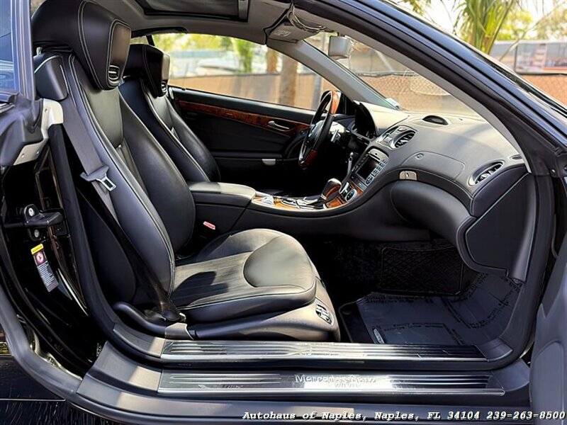 2011 Mercedes-Benz SL 550   - Photo 40 - Naples, FL 34104