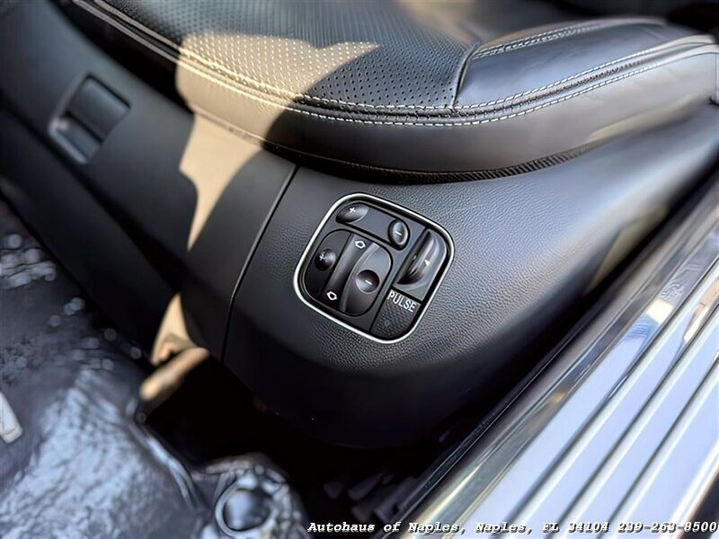 2011 Mercedes-Benz SL 550   - Photo 37 - Naples, FL 34104