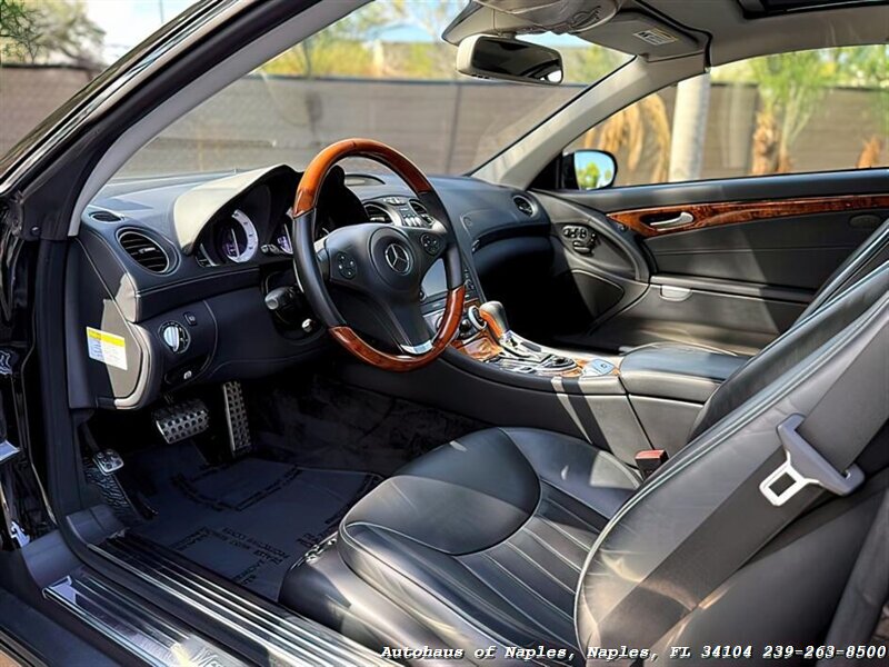 2011 Mercedes-Benz SL 550   - Photo 30 - Naples, FL 34104