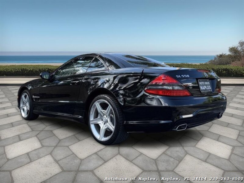2011 Mercedes-Benz SL 550   - Photo 20 - Naples, FL 34104