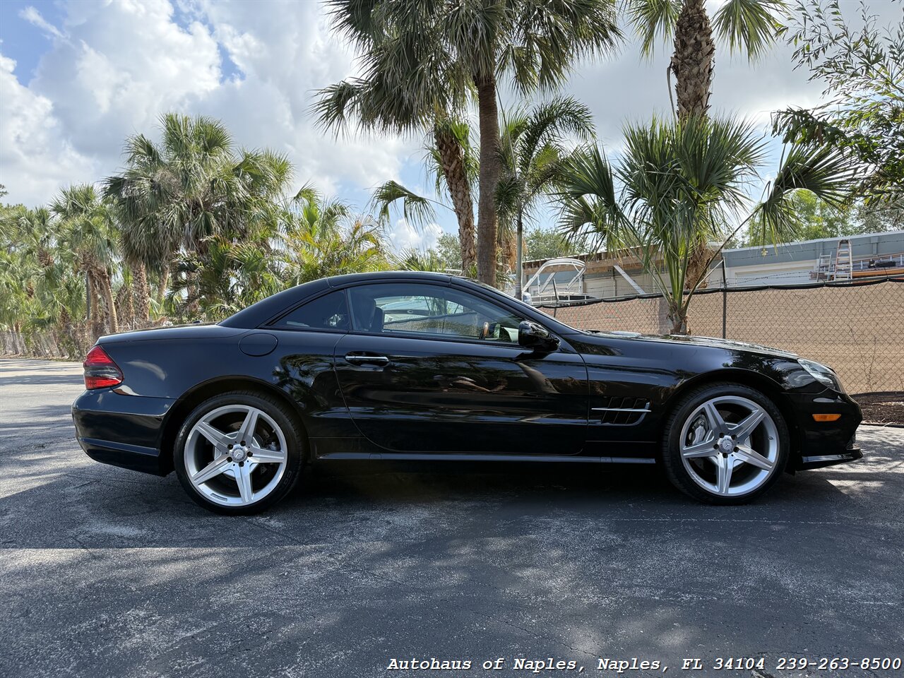 2011 Mercedes-Benz SL 550 - Photo 23 - Naples, FL 34104