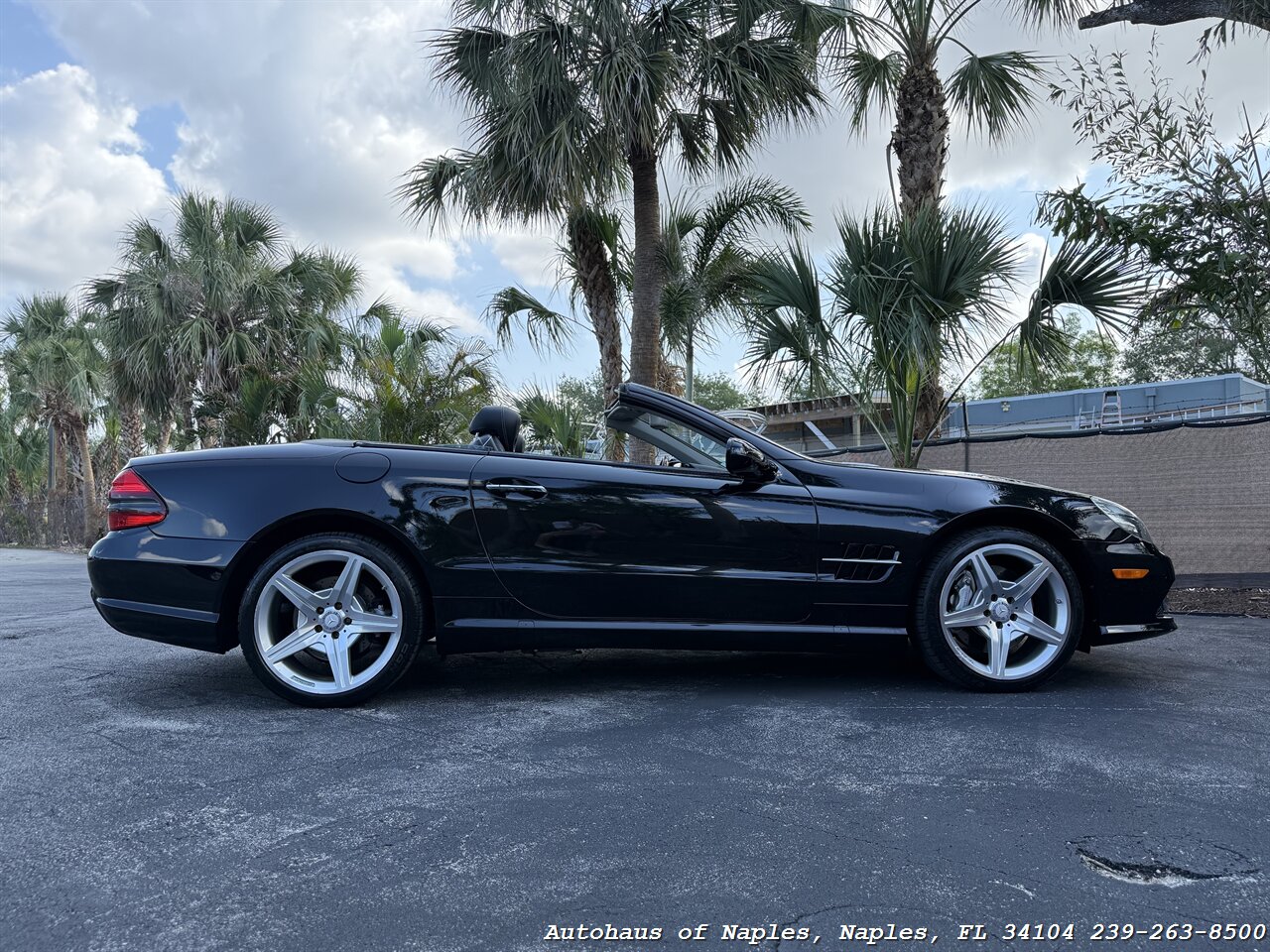 2011 Mercedes-Benz SL 550 - Photo 17 - Naples, FL 34104