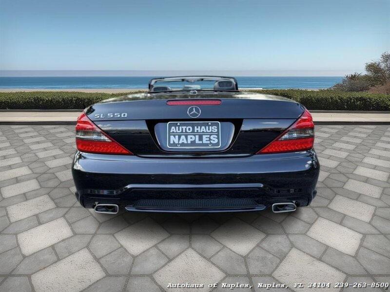 2011 Mercedes-Benz SL 550   - Photo 15 - Naples, FL 34104