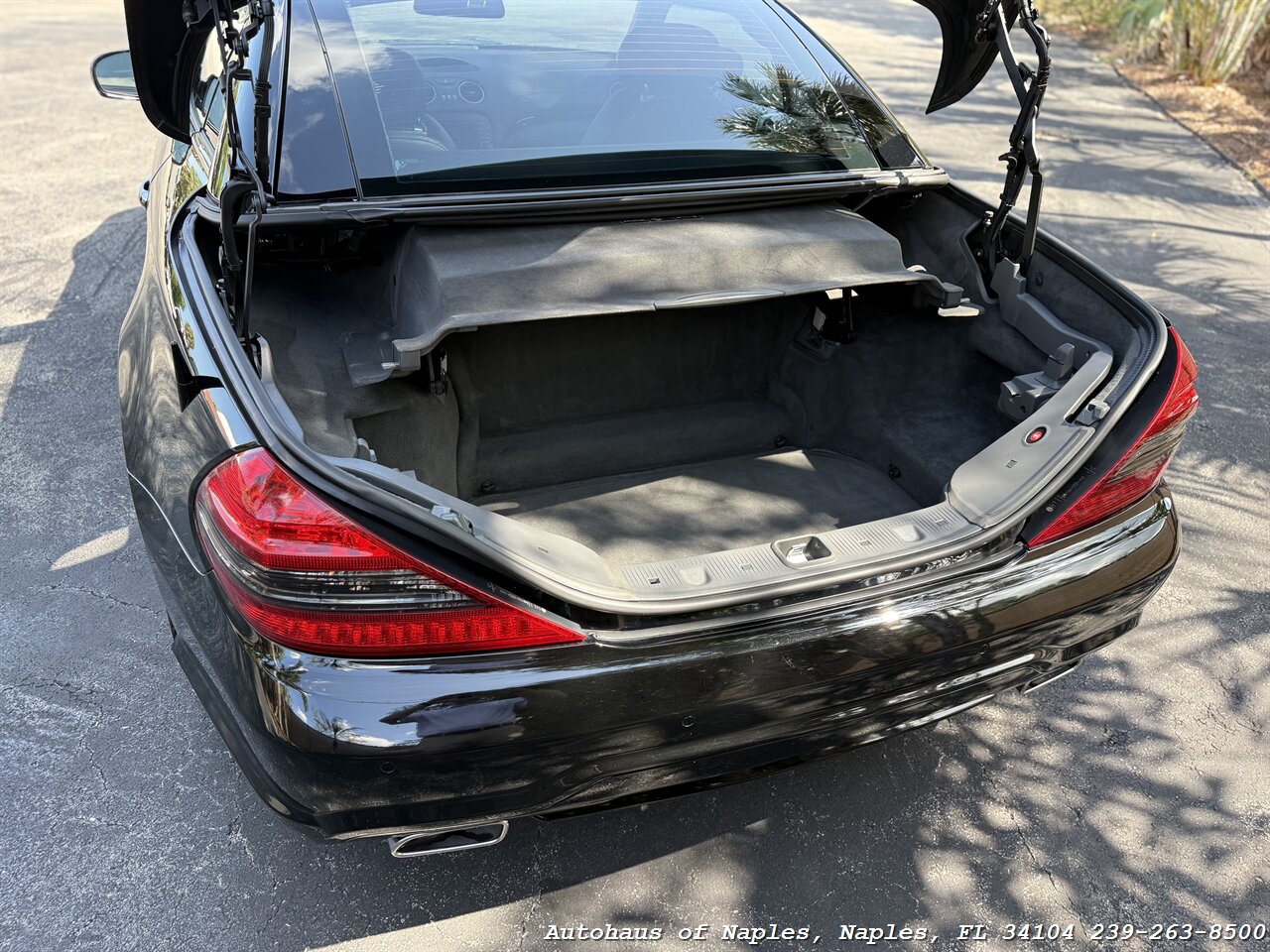 2011 Mercedes-Benz SL 550 - Photo 26 - Naples, FL 34104