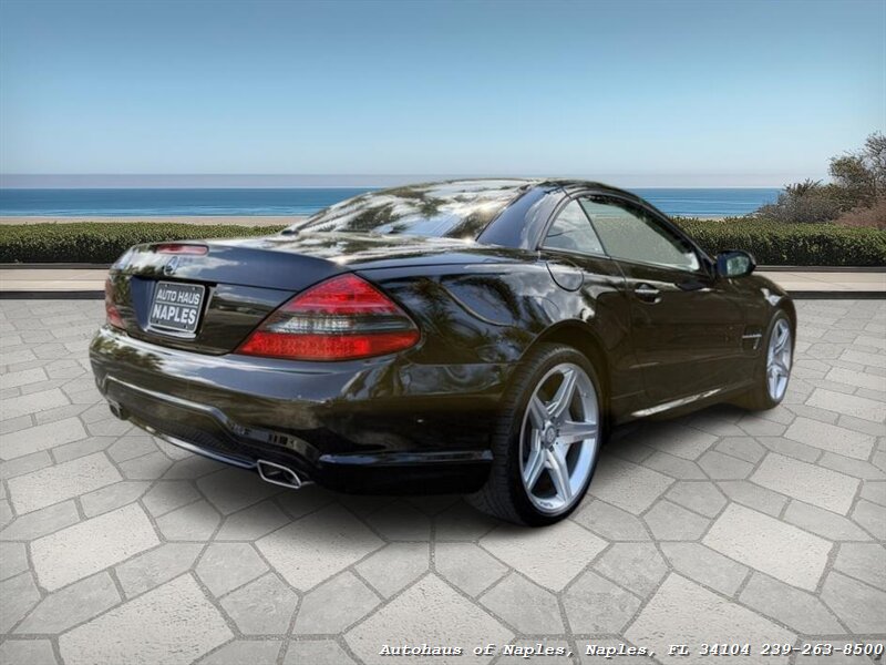 2011 Mercedes-Benz SL 550   - Photo 22 - Naples, FL 34104