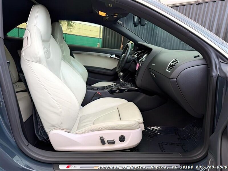 2009 Audi S5 quattro   - Photo 25 - Naples, FL 34104