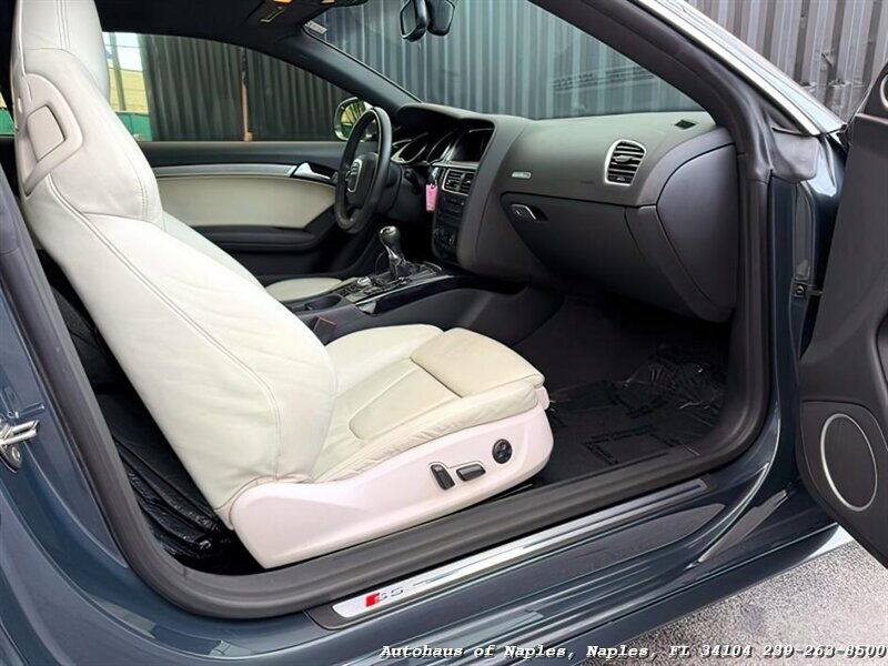 2009 Audi S5 quattro   - Photo 24 - Naples, FL 34104