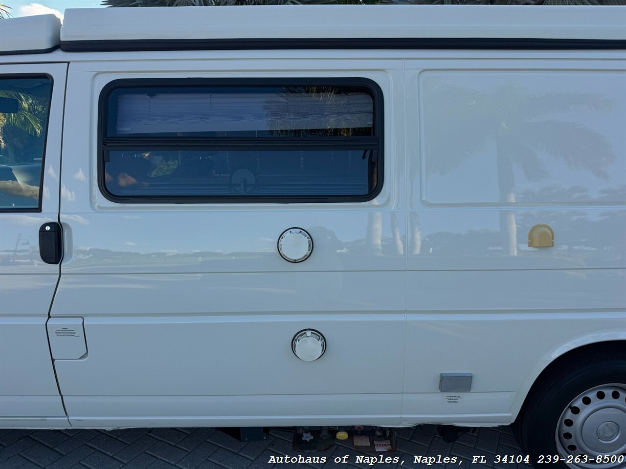 2002 Volkswagen EuroVan MV - Photo 26 - Naples, FL 34104