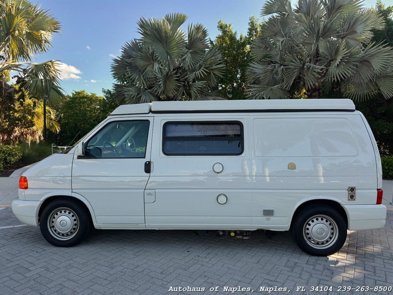 2002 Volkswagen EuroVan MV - Photo 2 - Naples, FL 34104