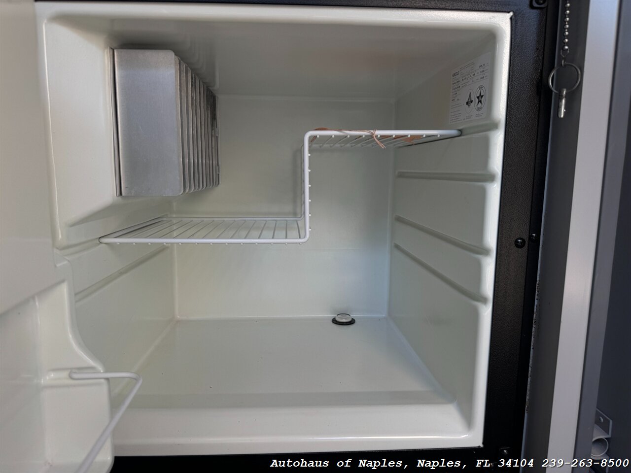 2002 Volkswagen EuroVan MV - Photo 47 - Naples, FL 34104