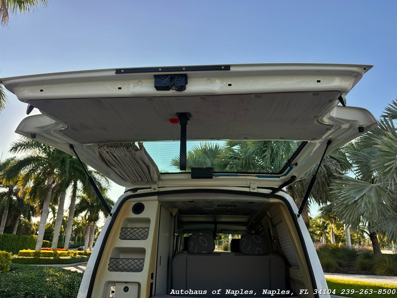 2002 Volkswagen EuroVan MV - Photo 56 - Naples, FL 34104