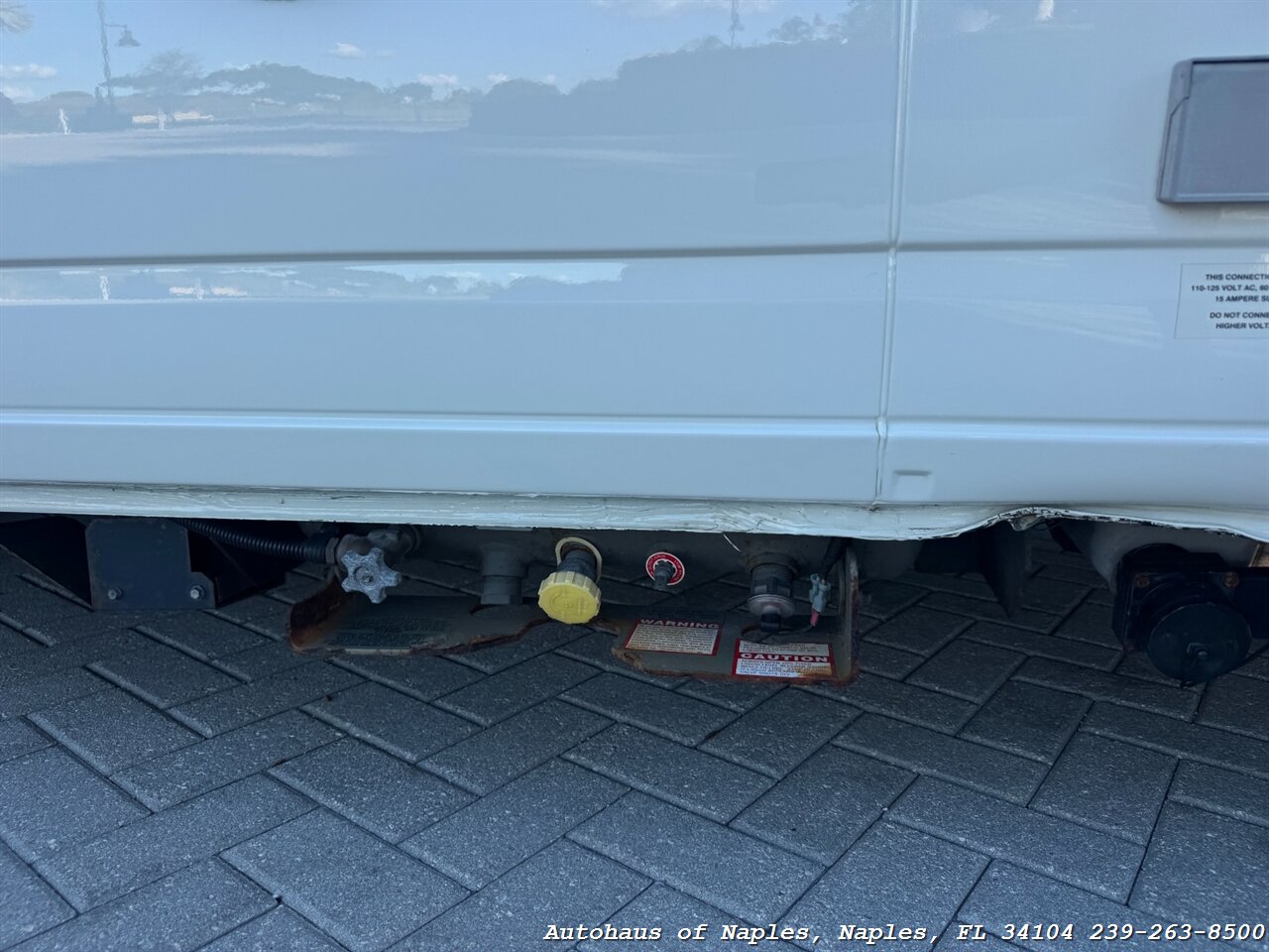 2002 Volkswagen EuroVan MV - Photo 24 - Naples, FL 34104