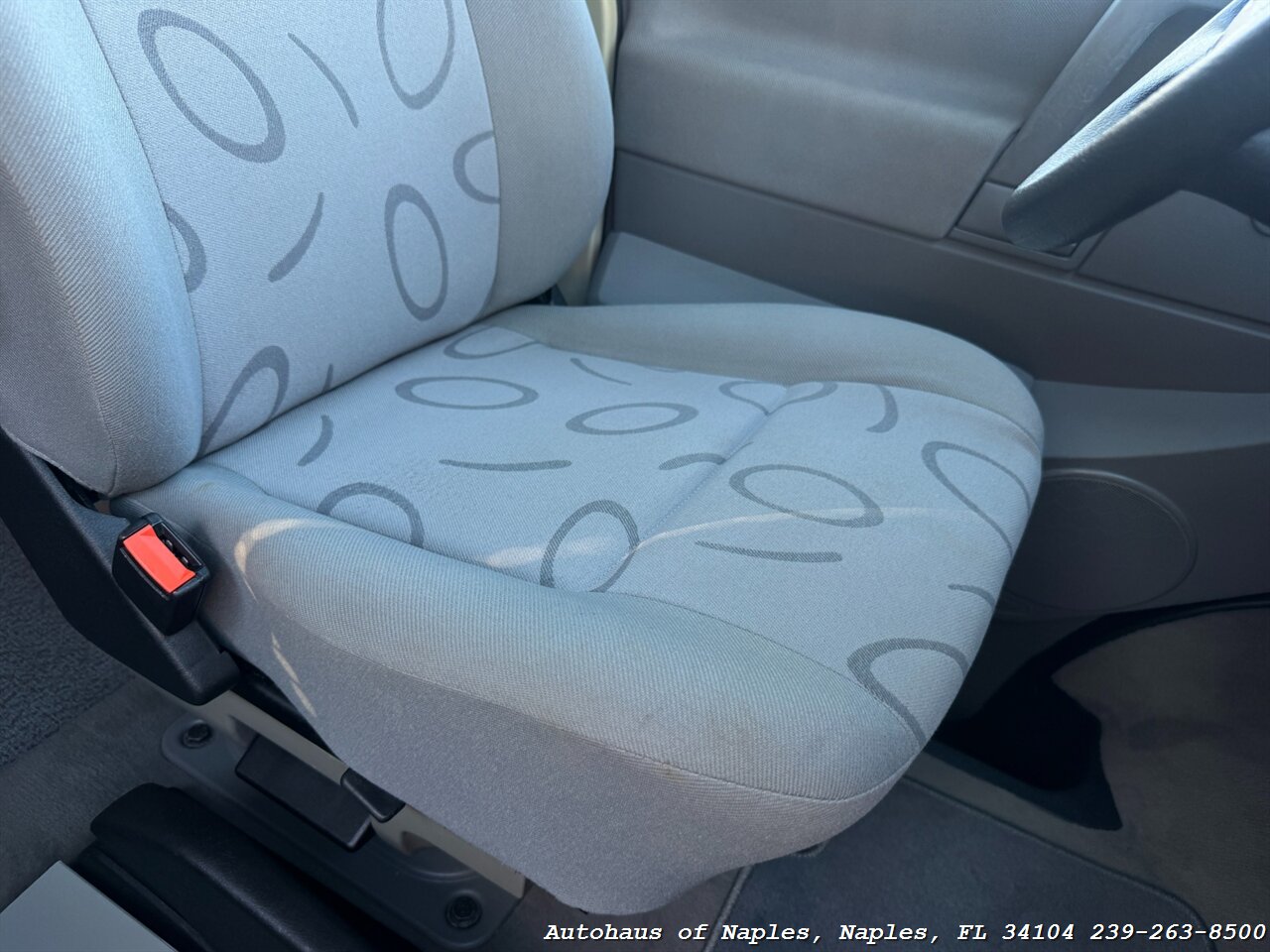 2002 Volkswagen EuroVan MV - Photo 39 - Naples, FL 34104