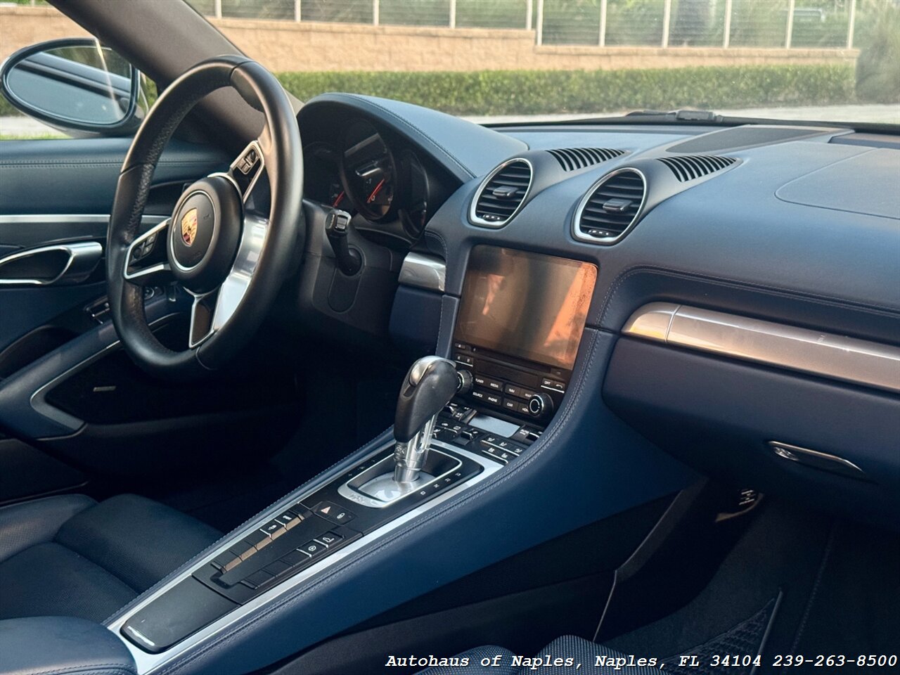 2017 Porsche 718 Cayman   - Photo 23 - Naples, FL 34104
