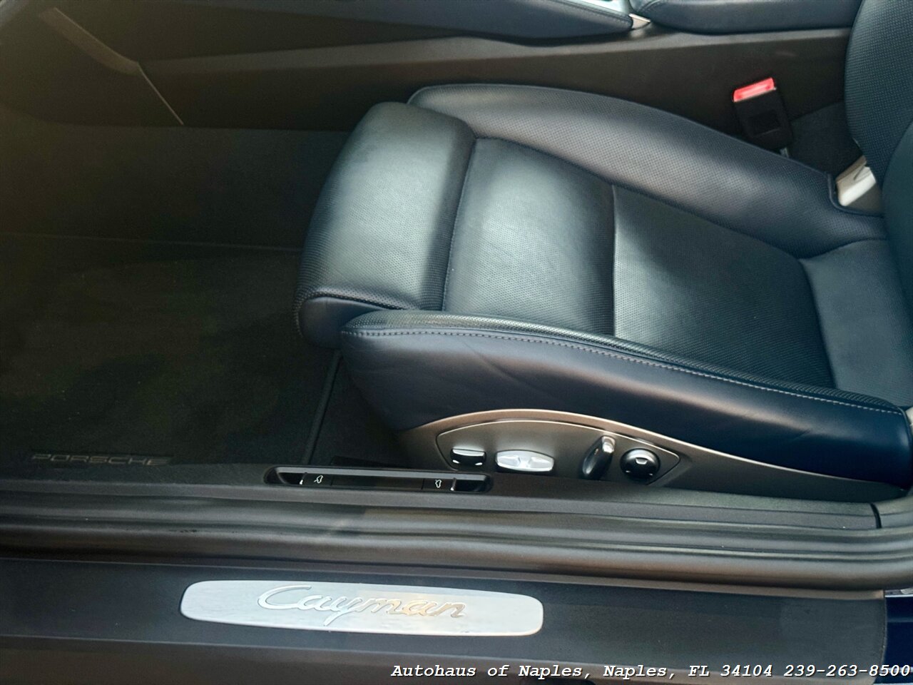 2017 Porsche 718 Cayman   - Photo 30 - Naples, FL 34104