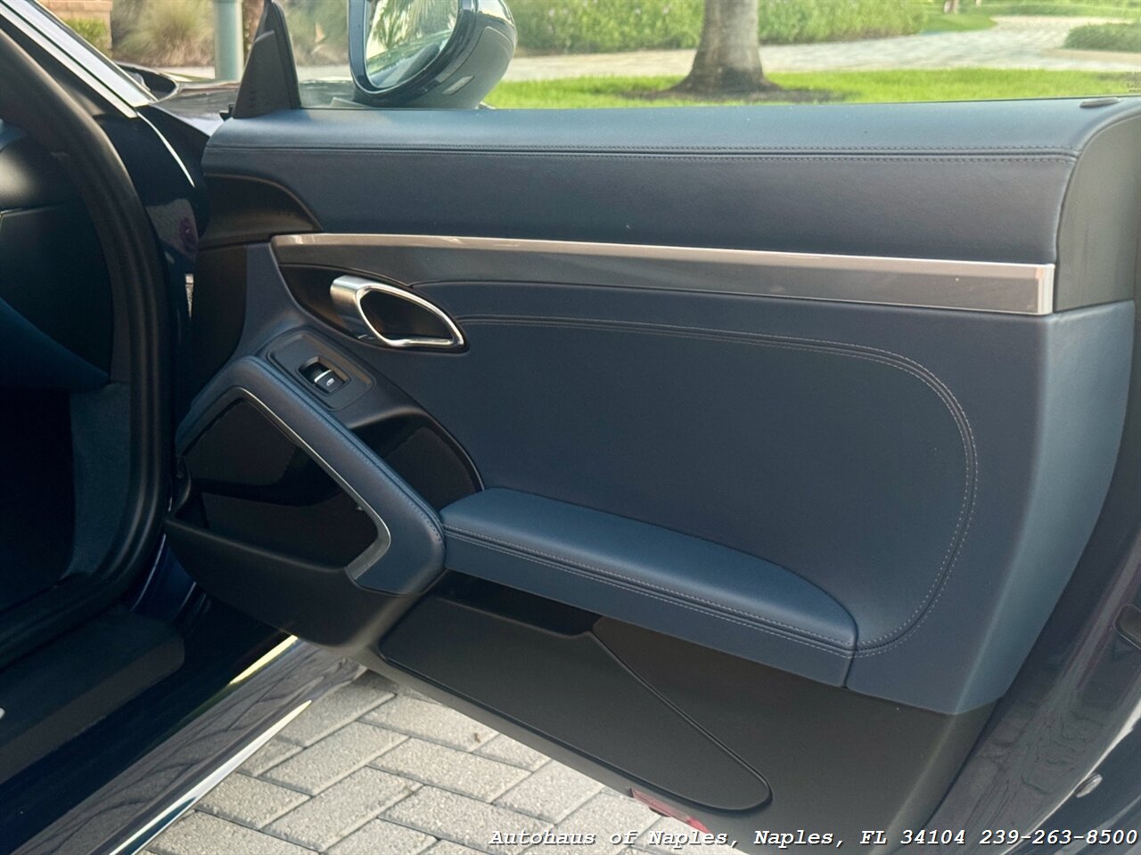 2017 Porsche 718 Cayman   - Photo 26 - Naples, FL 34104
