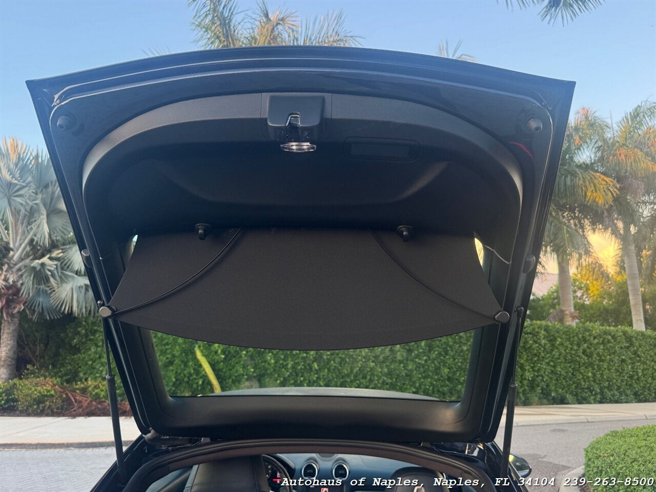 2017 Porsche 718 Cayman   - Photo 35 - Naples, FL 34104