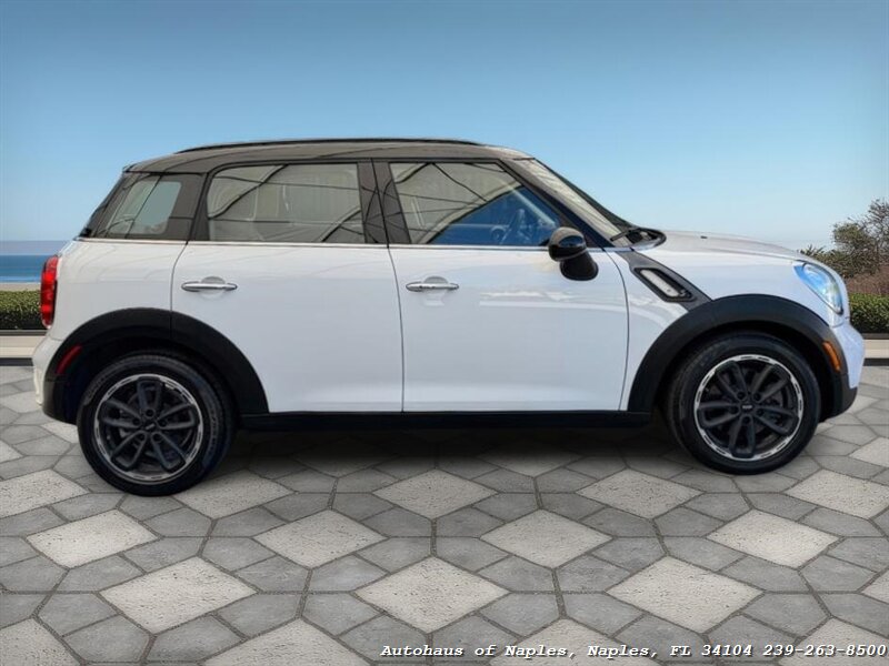 2016 MINI Countryman Cooper S   - Photo 9 - Naples, FL 34104